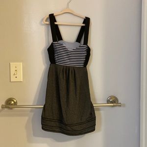 Lululemon work out top with built-in bra. Size 4. Great used condition.
